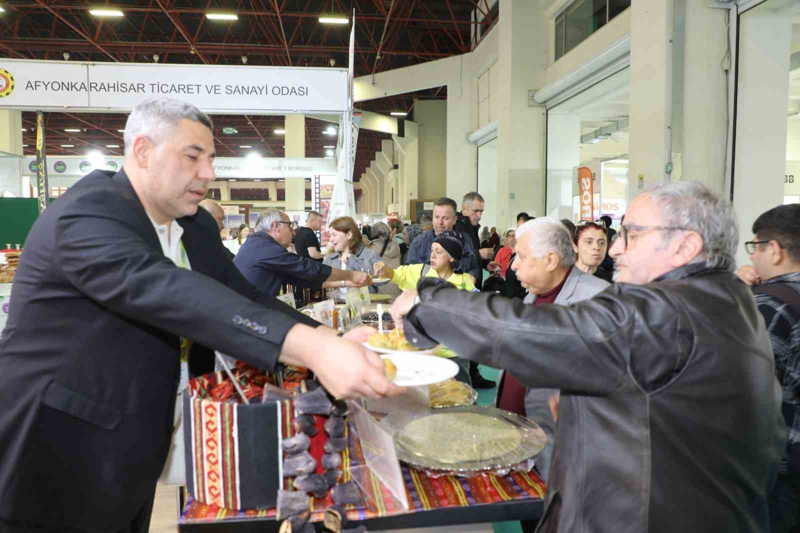 Gaziantep’in 109 coğrafi işaretli ürünü YÖREX’te gövde gösterisi yaptı
