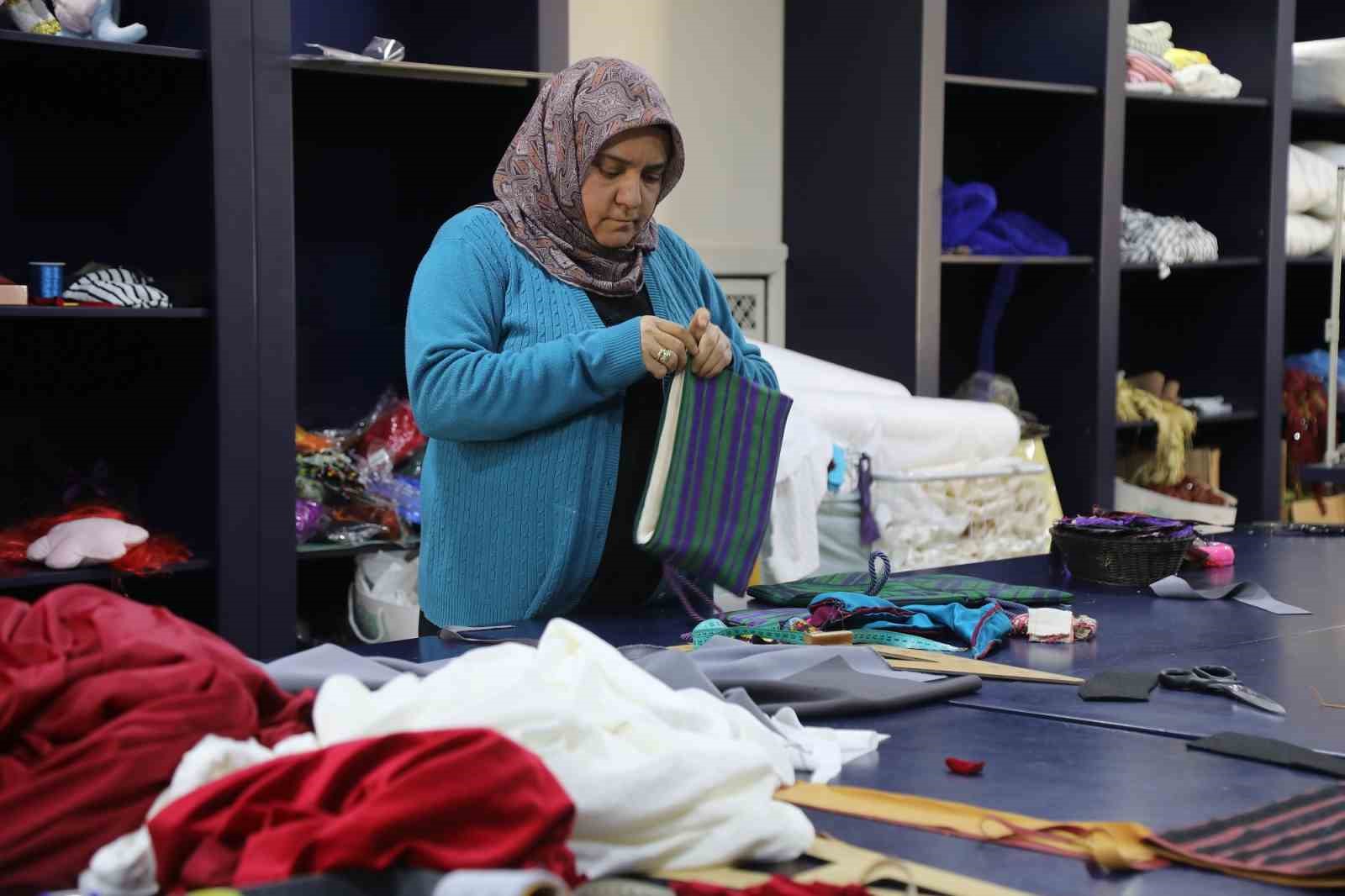 Gaziantep’in saray kumaşı geleceğe taşınıyor
