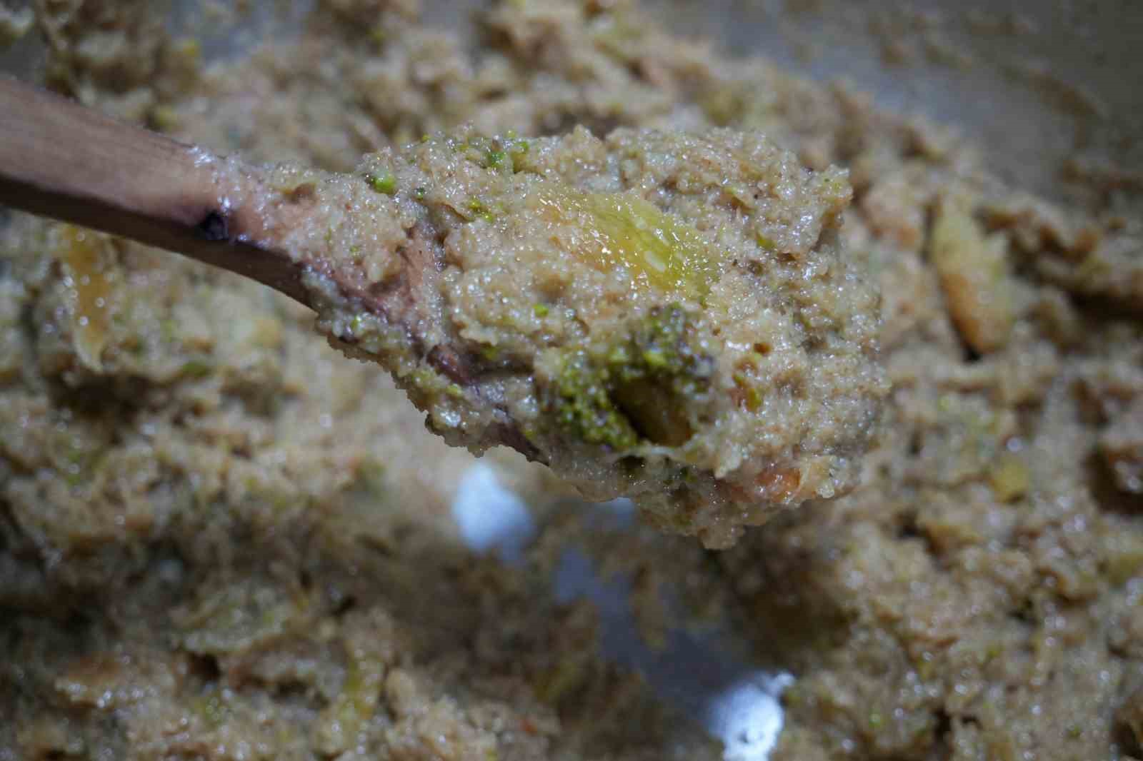 Gazianteplilerin yeni tatlısı "Baklavalı helva"
