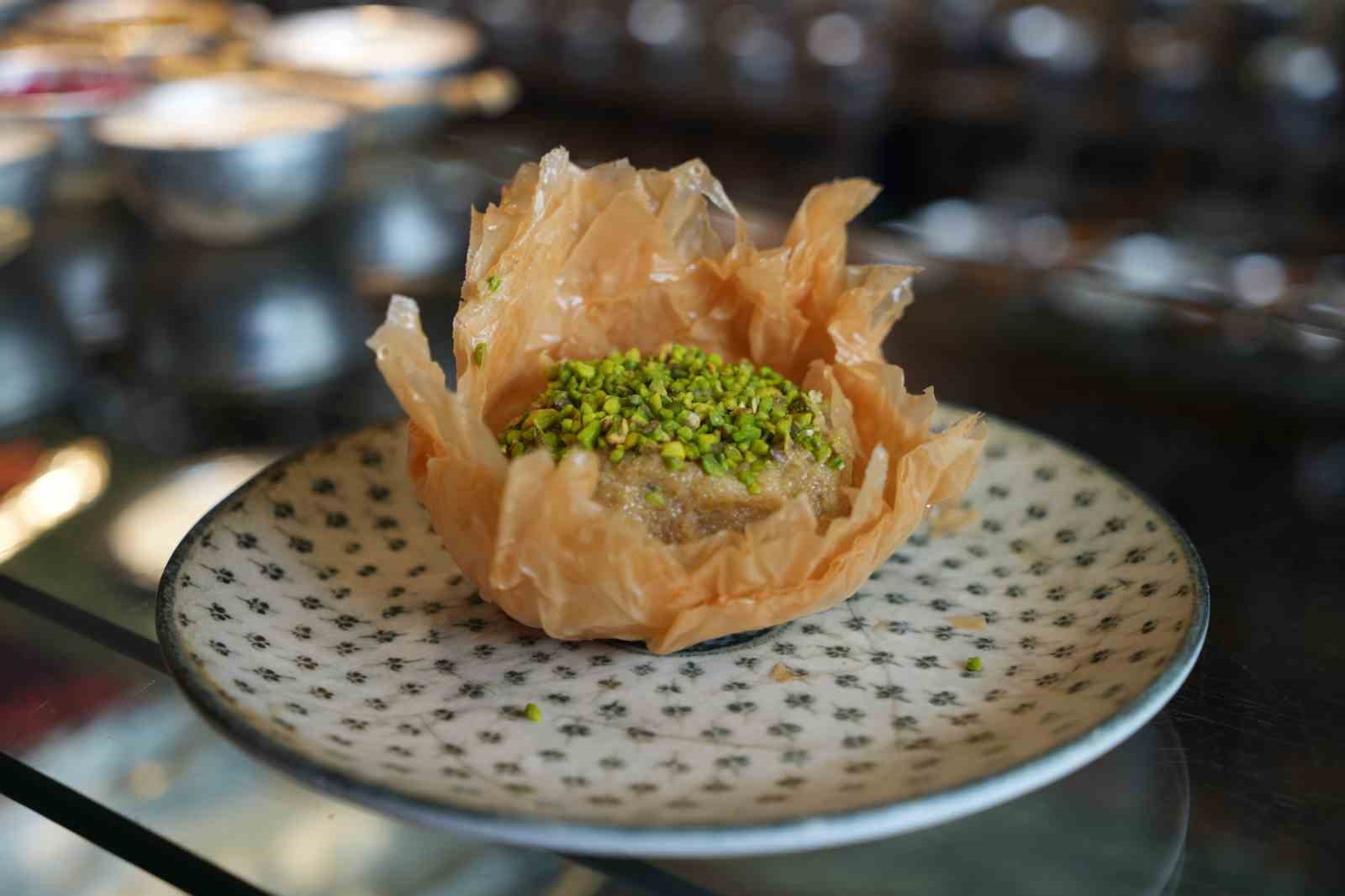 Gazianteplilerin yeni tatlısı "Baklavalı helva"
