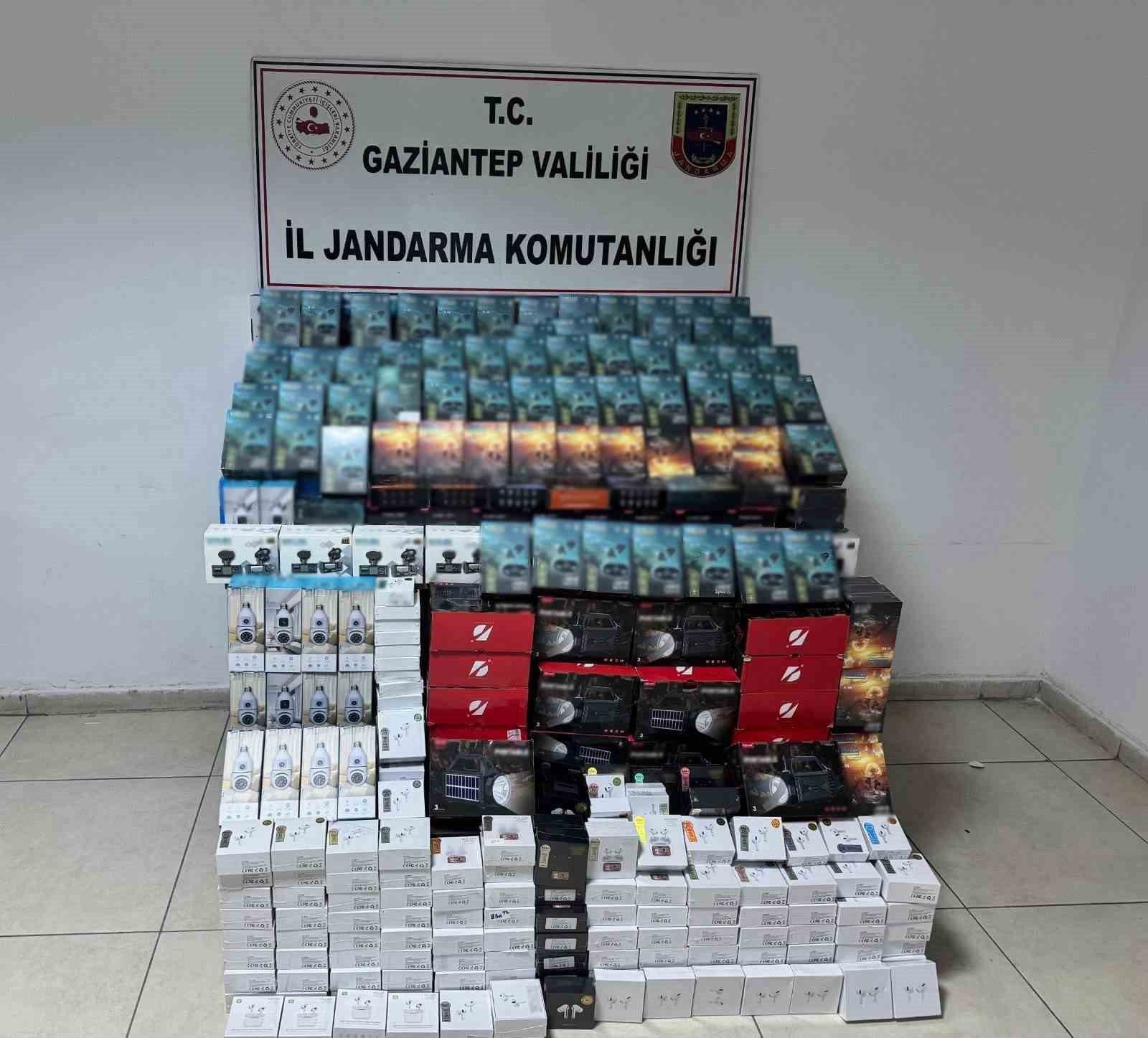 Gaziantep’te 1 milyon TL değerinde kaçak malzeme ele geçirildi: 1 gözaltı
