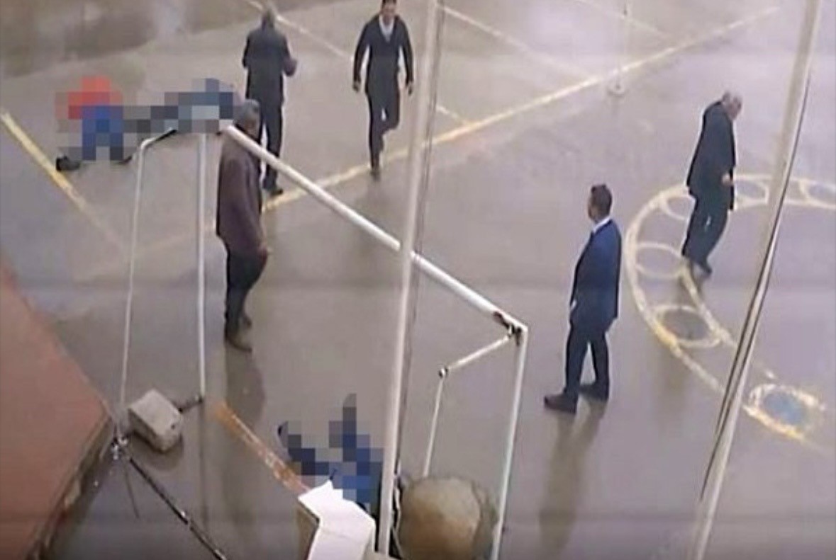 Gaziantep’te 3 kardeşin öldüğü muhtarlık kavgasında sanığa 75 yıl ceza
Gaziantep’te 3 kardeşin öldüğü muhtarlık kavgasında sanığa 75 yıl ceza