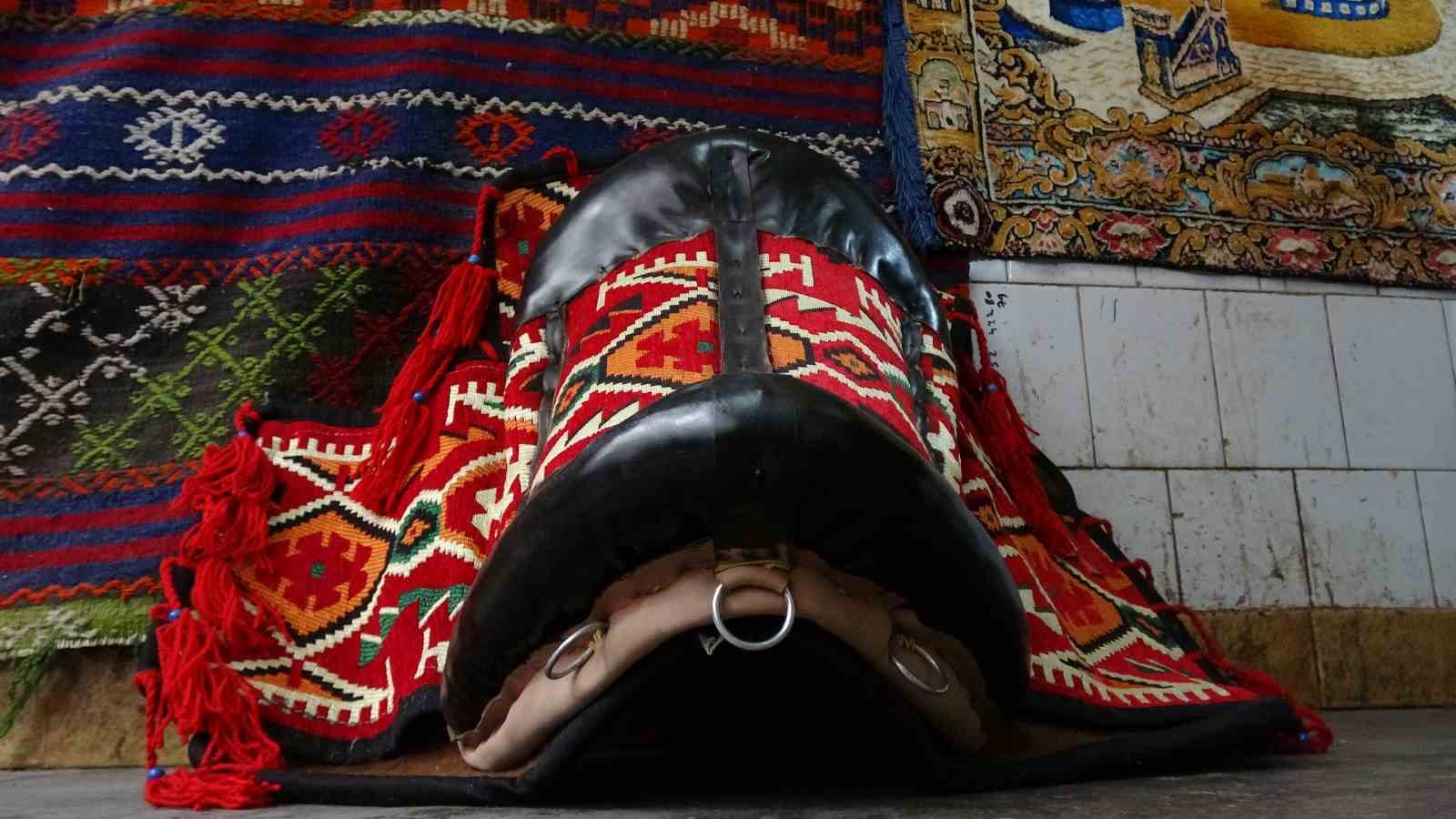 Gaziantep’te 45 yıllık semerci ustası mesleğini yaşatmaya çalışıyor
