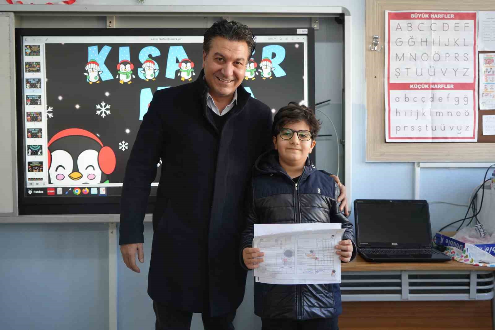 Gaziantep’te 690 bin öğrenci karne heyecanı yaşadı
