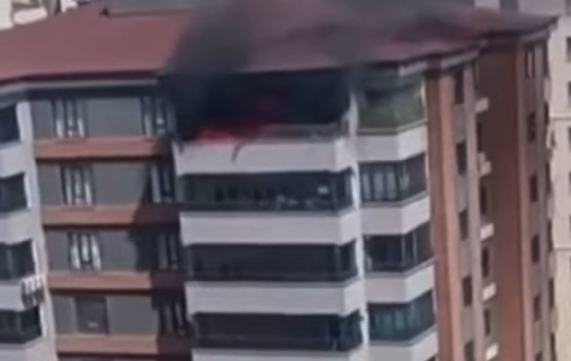 Gaziantep’te 8 katlı binada korkutan yangın
