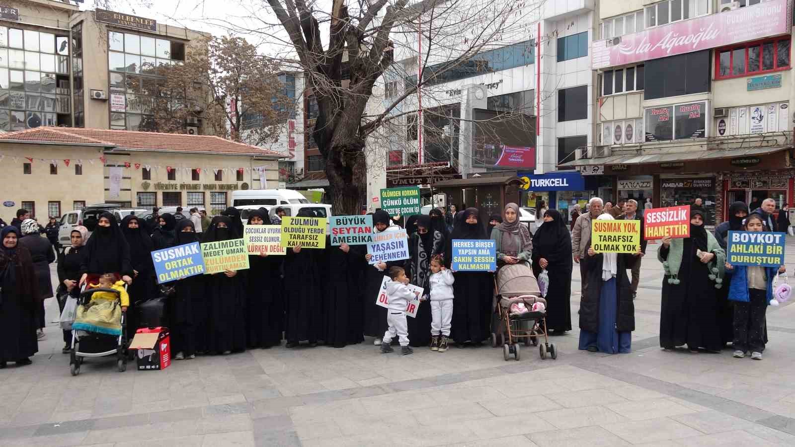 Gaziantep’te ABD ve İsrail’in İran’a yönelik saldırıları protesto edildi
