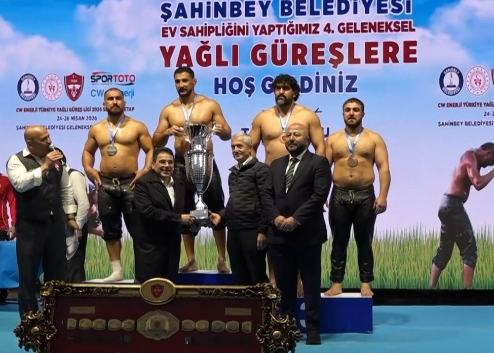 Gaziantep’te altın kemer Mustafa Taş’ın
