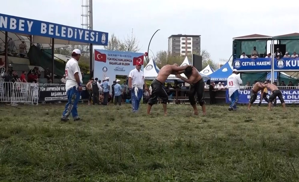 Gaziantep’te altın kemer Mustafa Taş’ın
