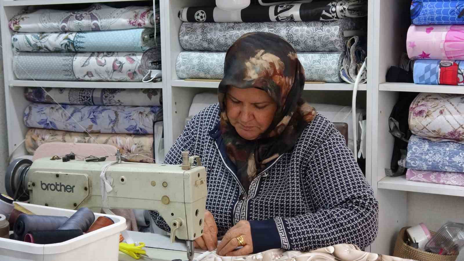 Gaziantep’te azimle çalışan anne 4 çocuğunu meslek sahibi yaptı
Gaziantep’te azimle çalışan anne 4 çocuğunu meslek sahibi yaptı