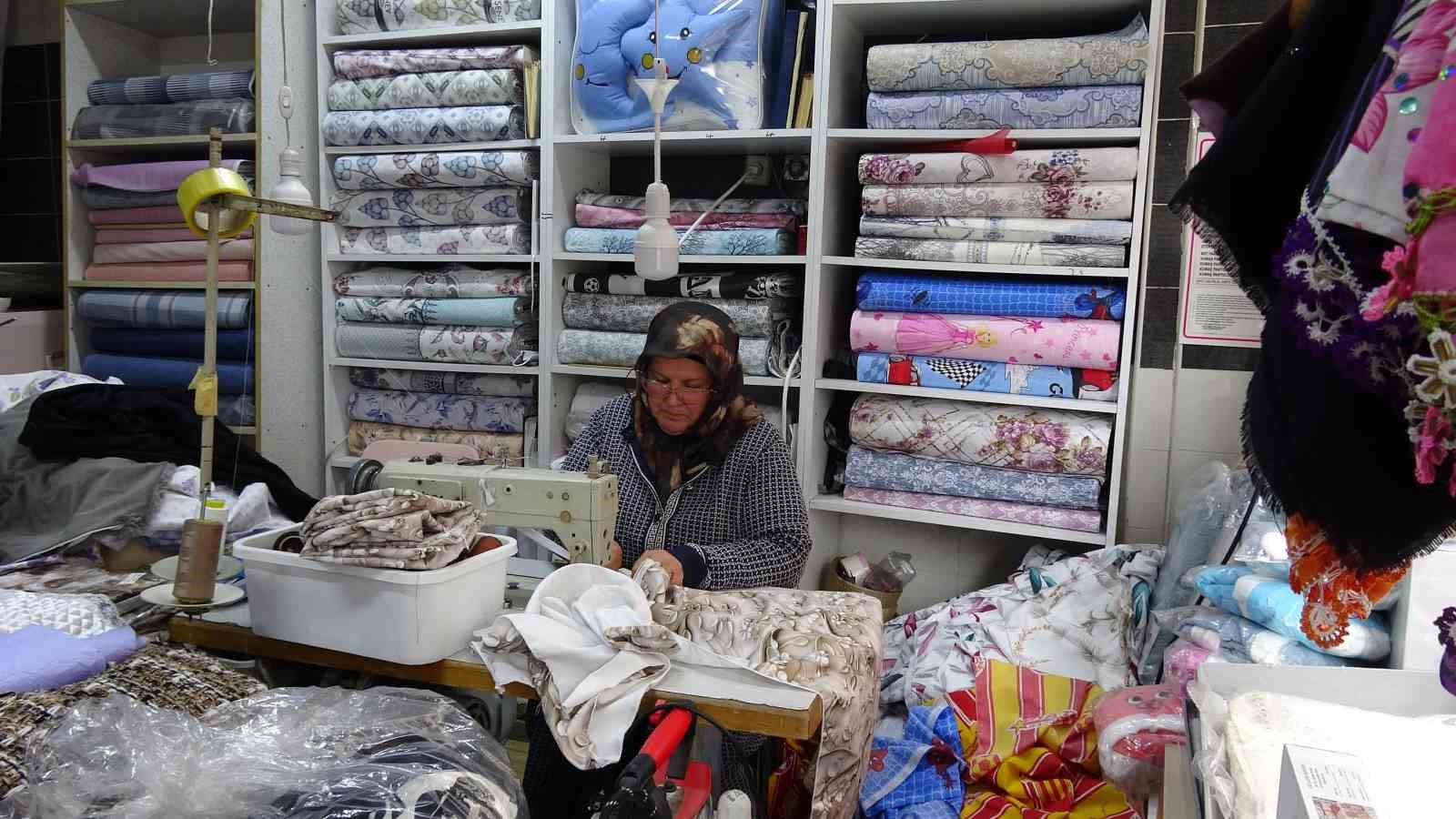 Gaziantep’te azimle çalışan anne 4 çocuğunu meslek sahibi yaptı
Gaziantep’te azimle çalışan anne 4 çocuğunu meslek sahibi yaptı