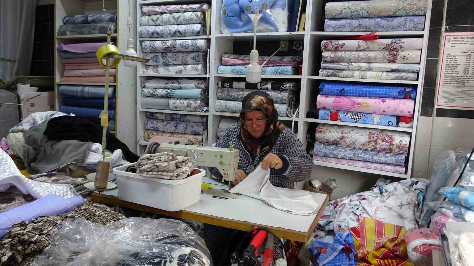 Gaziantep’te azimle çalışan anne 4 çocuğunu meslek sahibi yaptı
Gaziantep’te azimle çalışan anne 4 çocuğunu meslek sahibi yaptı