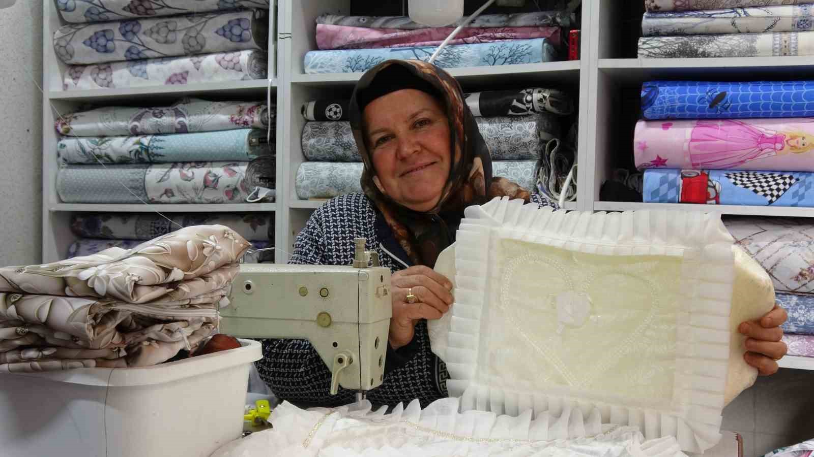 Gaziantep’te azimle çalışan anne 4 çocuğunu meslek sahibi yaptı
Gaziantep’te azimle çalışan anne 4 çocuğunu meslek sahibi yaptı