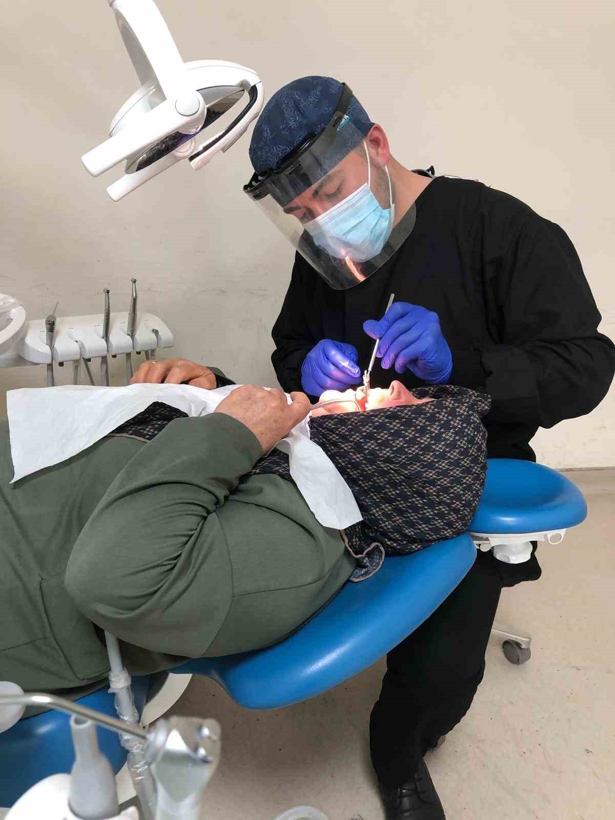 Gaziantep’te azimle çalışan anne 4 çocuğunu meslek sahibi yaptı
Gaziantep’te azimle çalışan anne 4 çocuğunu meslek sahibi yaptı