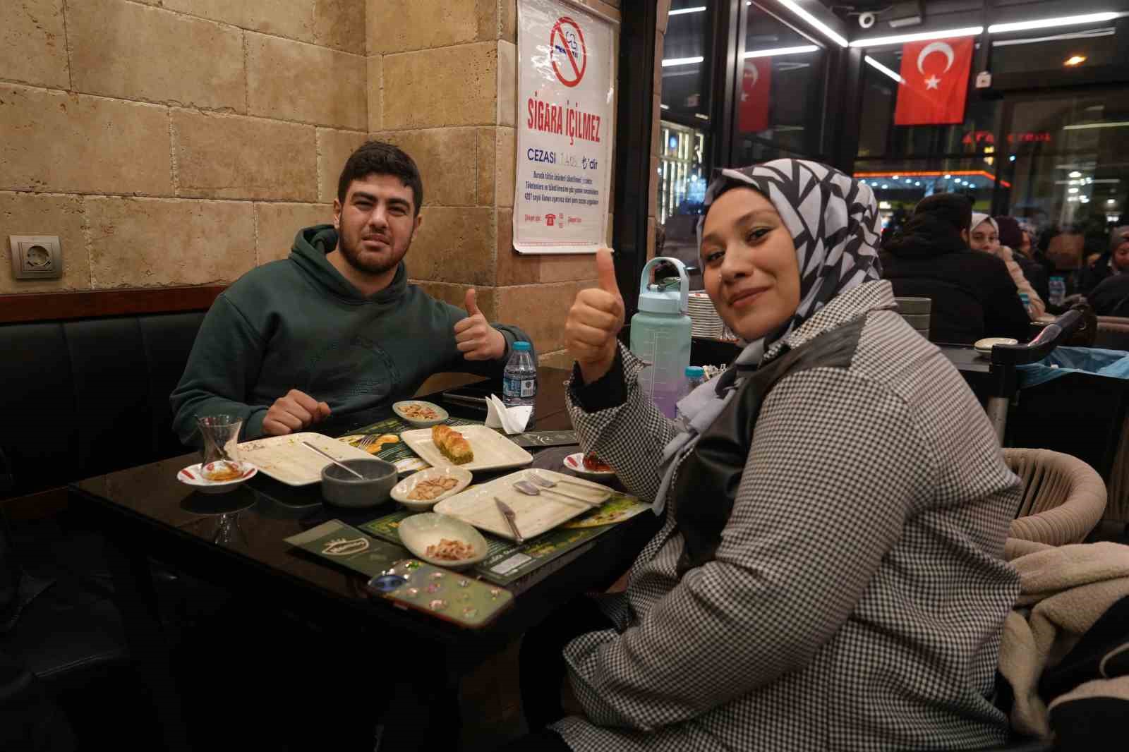 Gaziantep’te baklava kampanyası kuyruk oluşturdu
