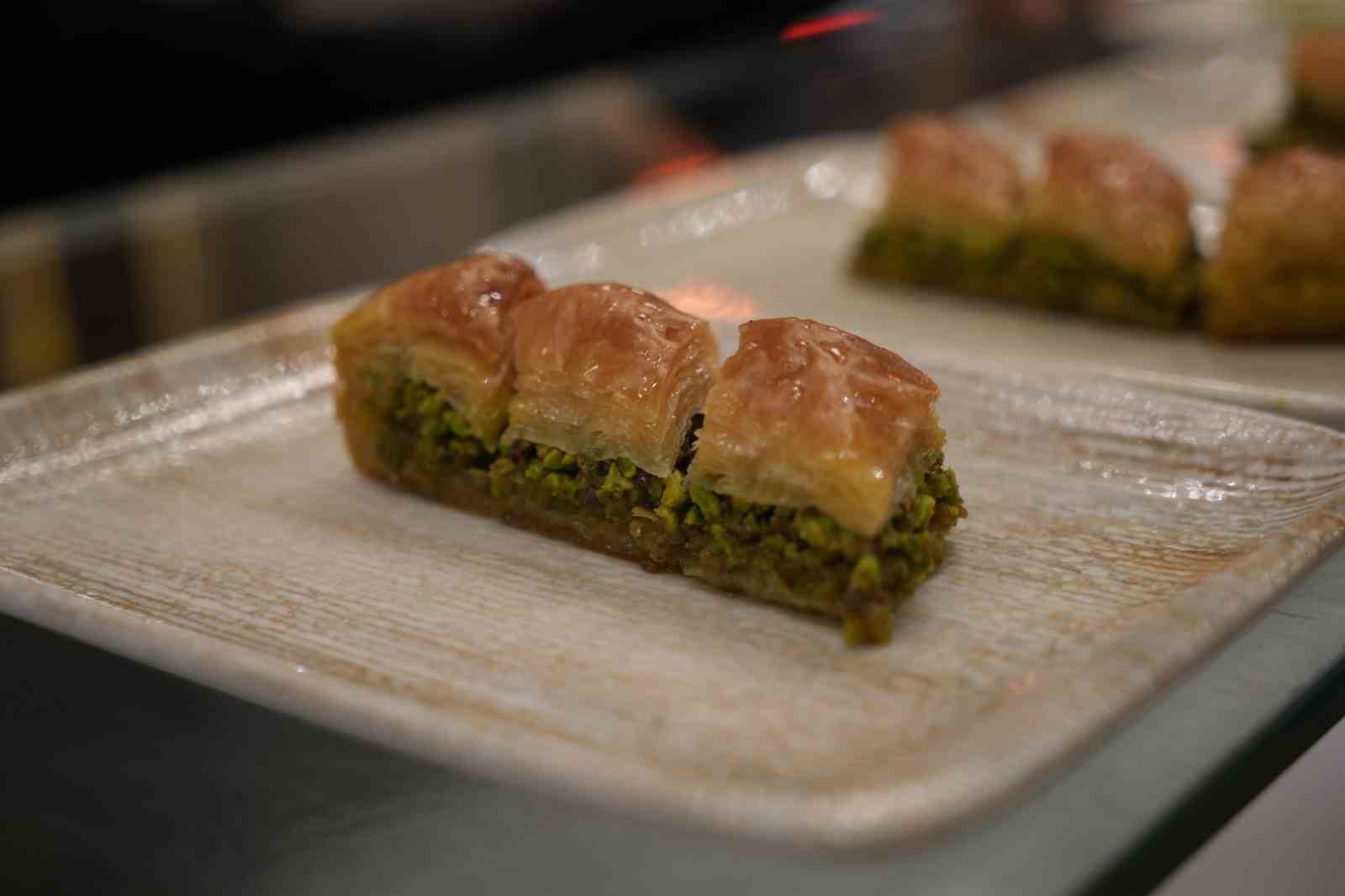 Gaziantep’te baklava kampanyası kuyruk oluşturdu
