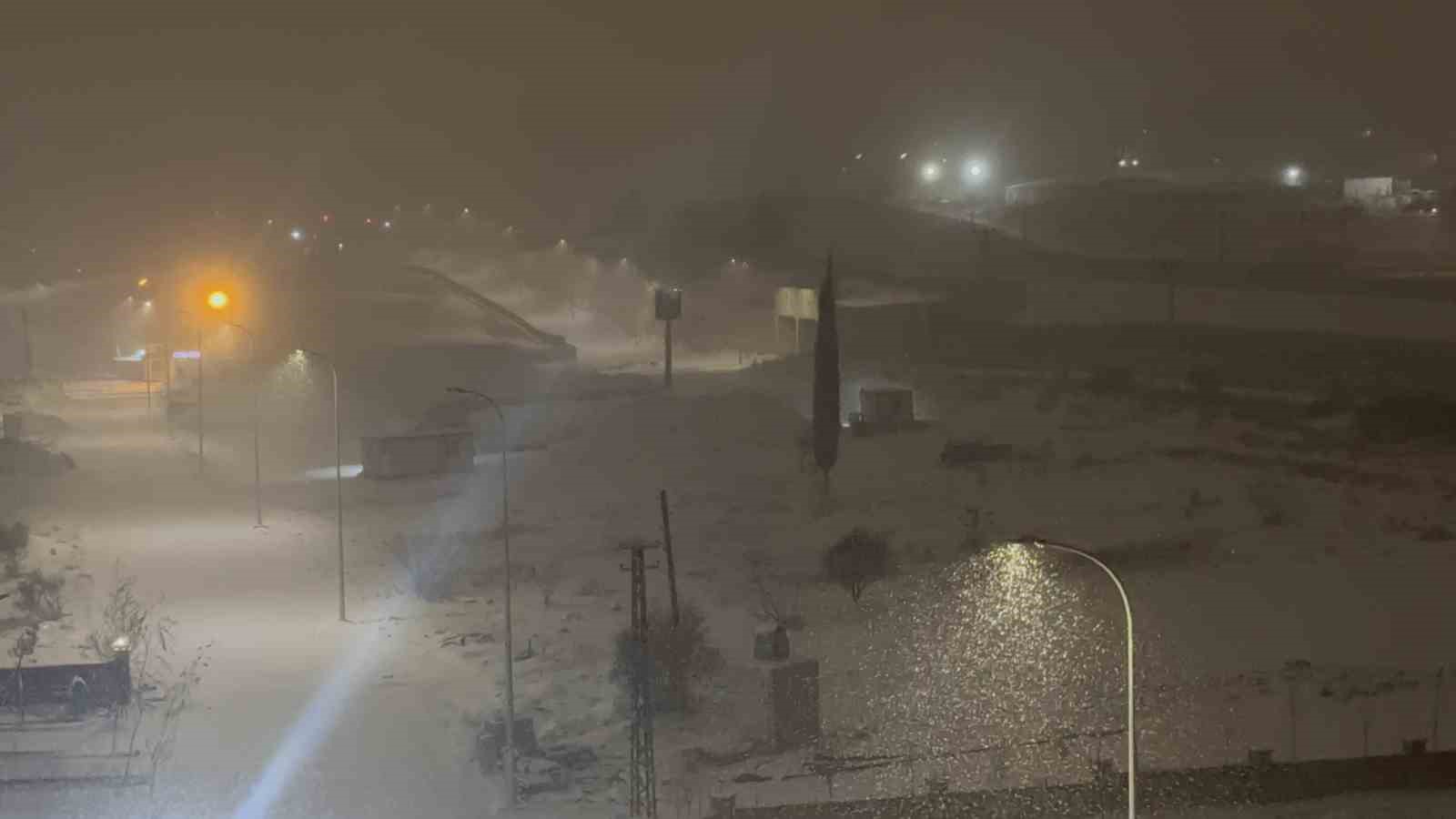 Gaziantep’te beklenen kar yağışı etkisini göstermeye başladı
