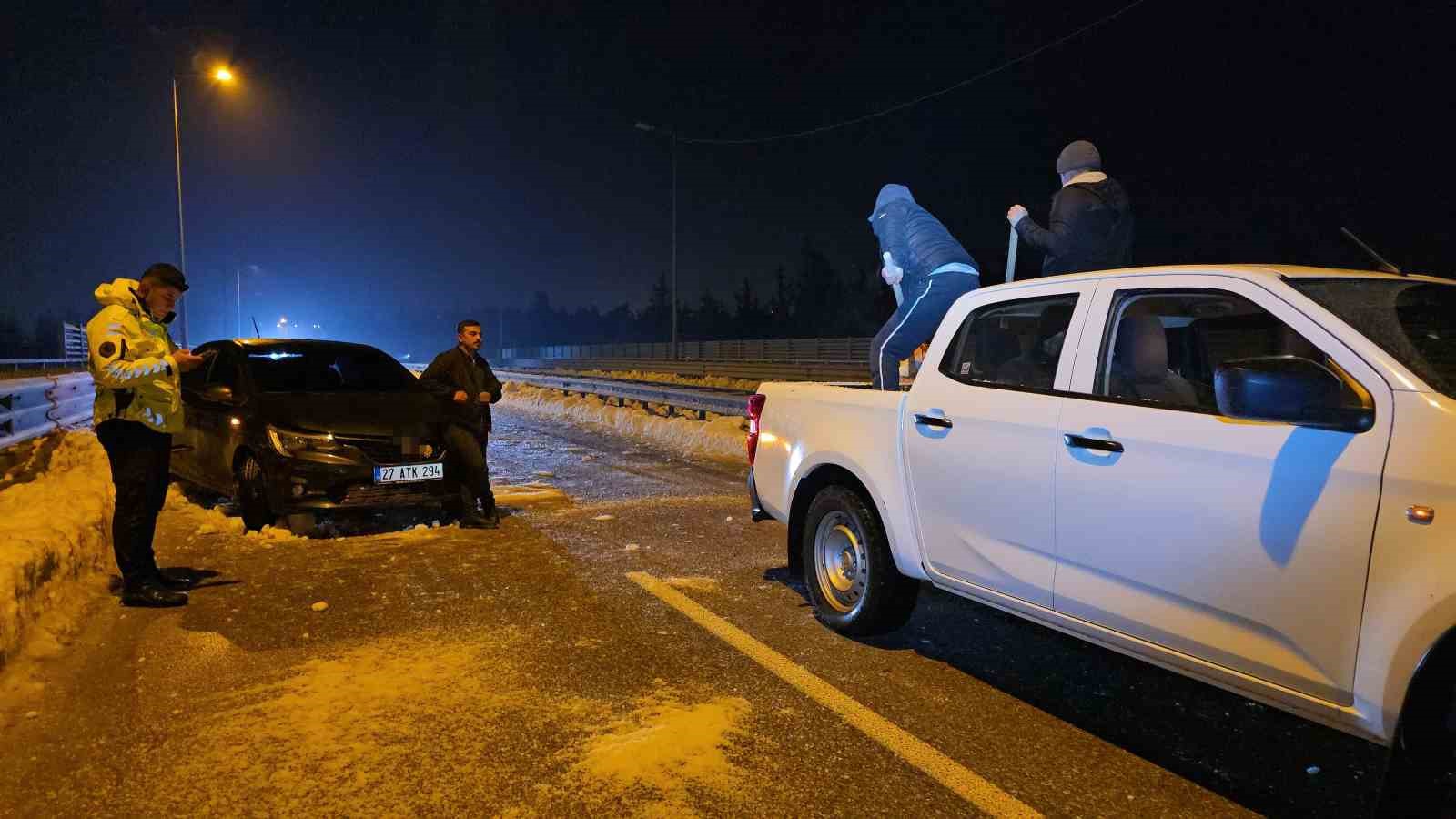 Gaziantep’te buzlanma nedeniyle kaza: 1 yaralı
