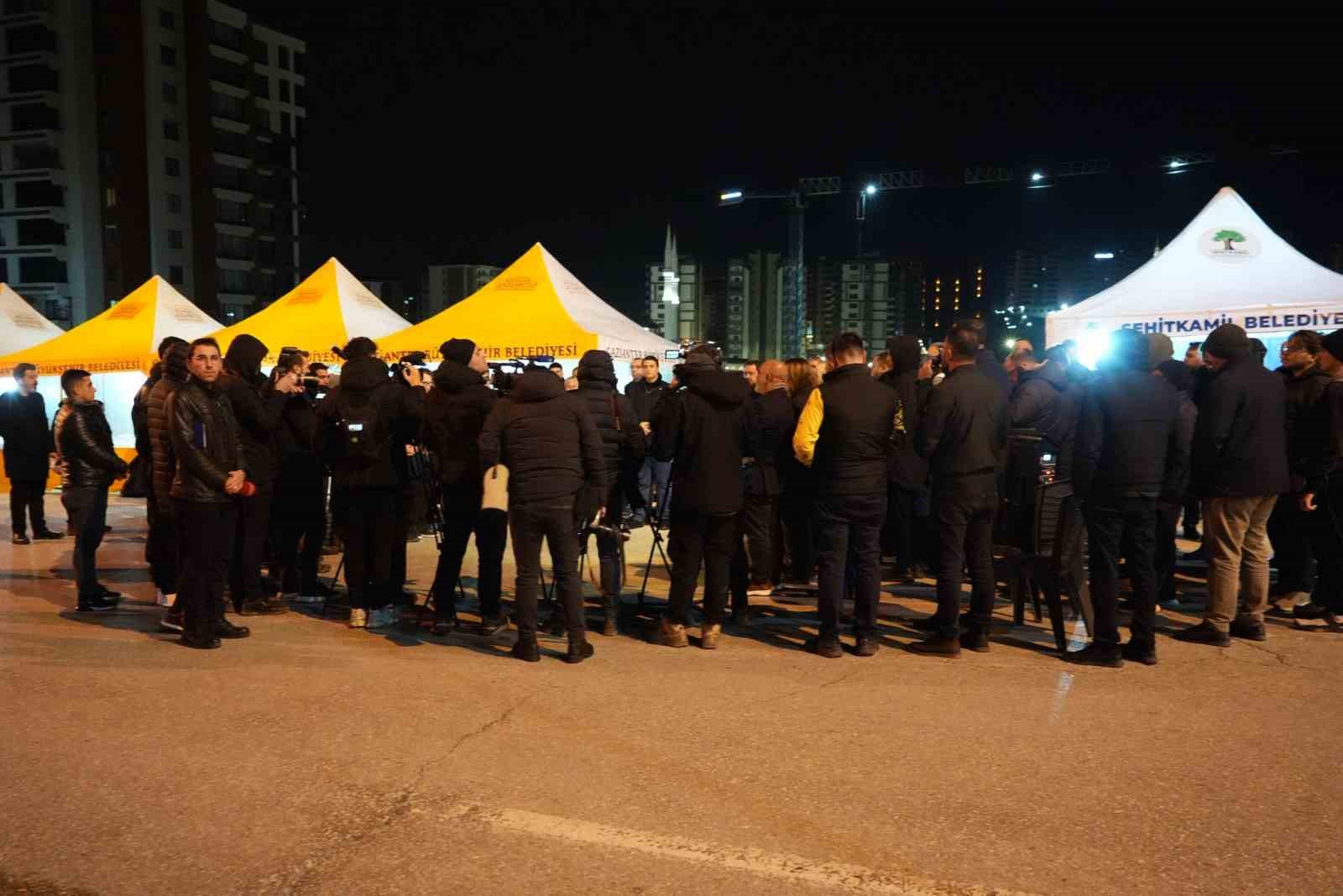 Gaziantep’te deprem şehitleri 3’üncü yılında göz yaşlarıyla anıldı
