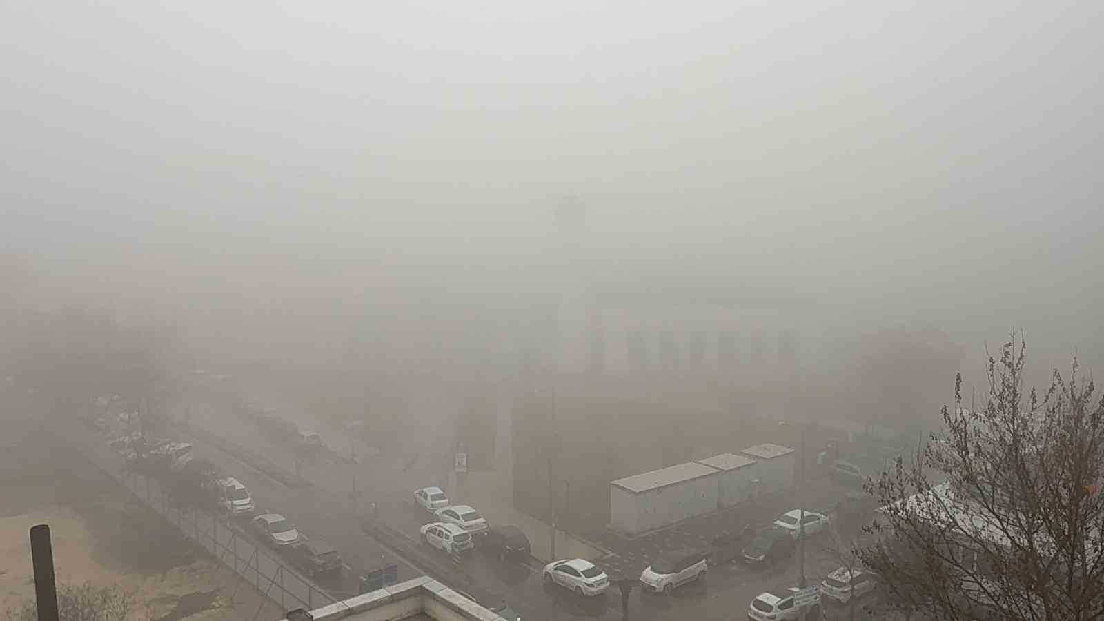 Gaziantep’te etkili olan sis görüş mesafesini düşürdü
