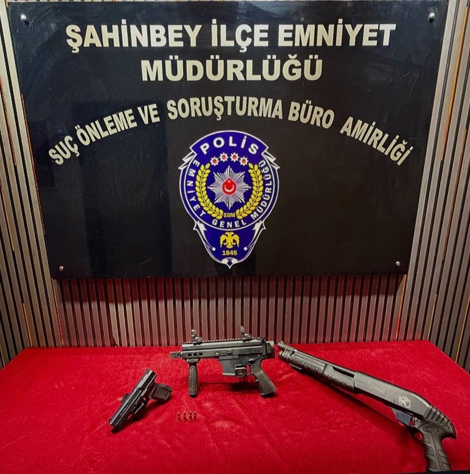Gaziantep’te evin bodrumundan 4 ruhsatsız silah çıktı
