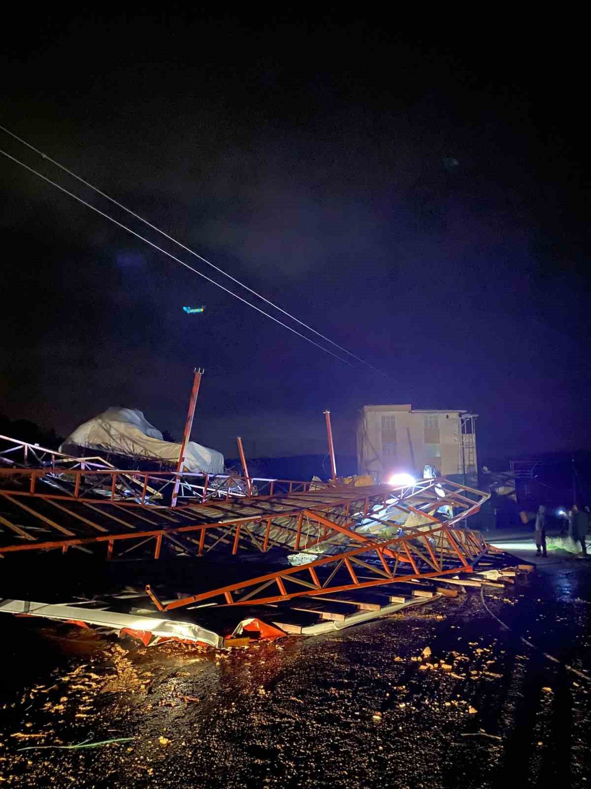 Gaziantep’te fırtına mesaisi
Gaziantep’te fırtına mesaisi