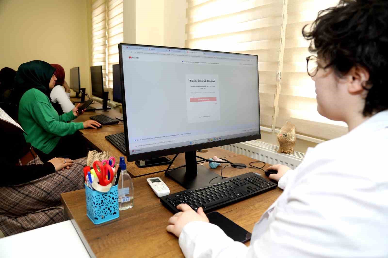 Gaziantep’te gençlere küresel teknoloji eğitimi
