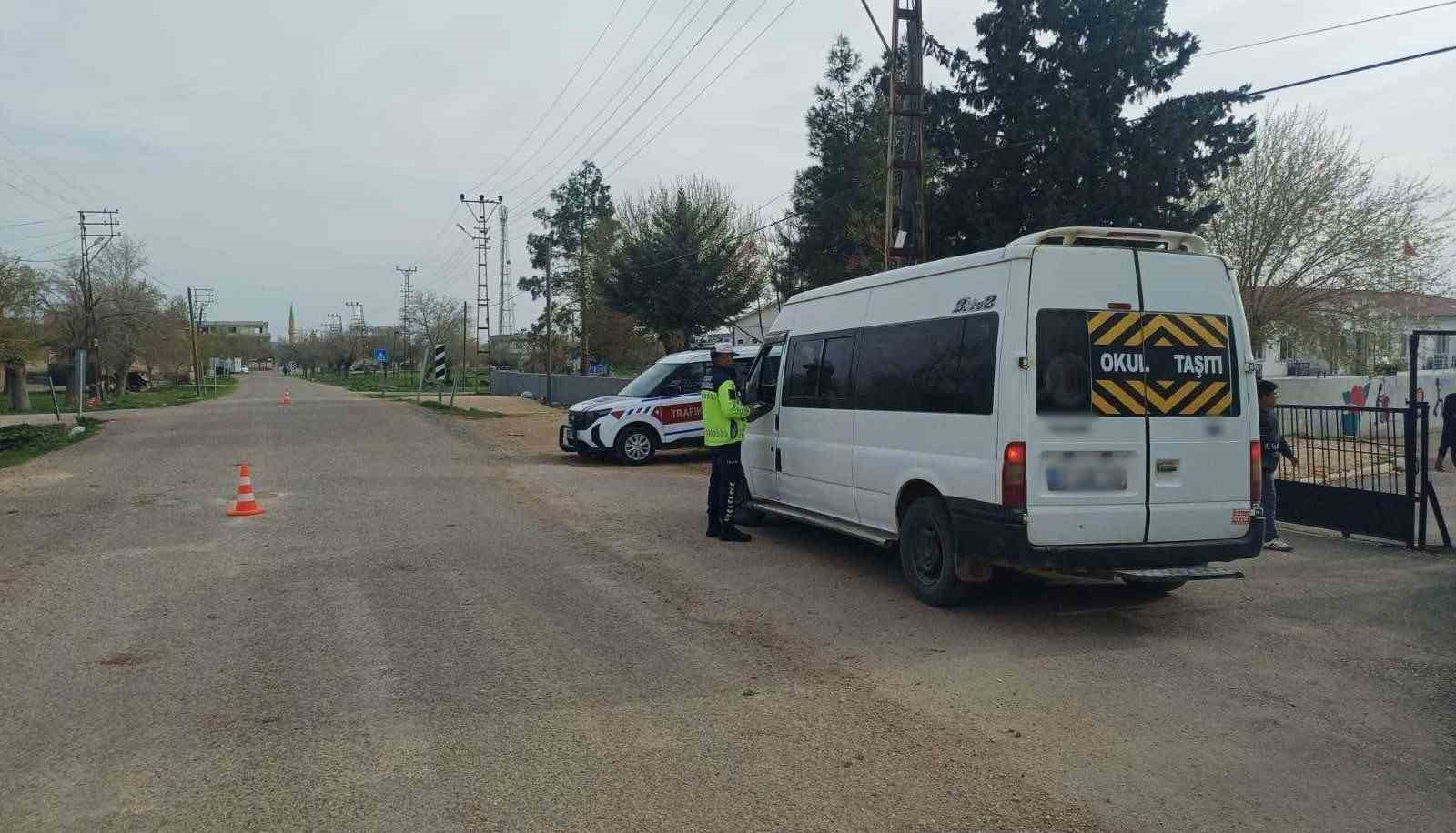 Gaziantep’te "Huzurlu Okul Önleri" uygulaması: 78 aranan şahıs yakalandı
Gaziantep’te "Huzurlu Okul Önleri" uygulaması: 78 aranan şahıs yakalandı