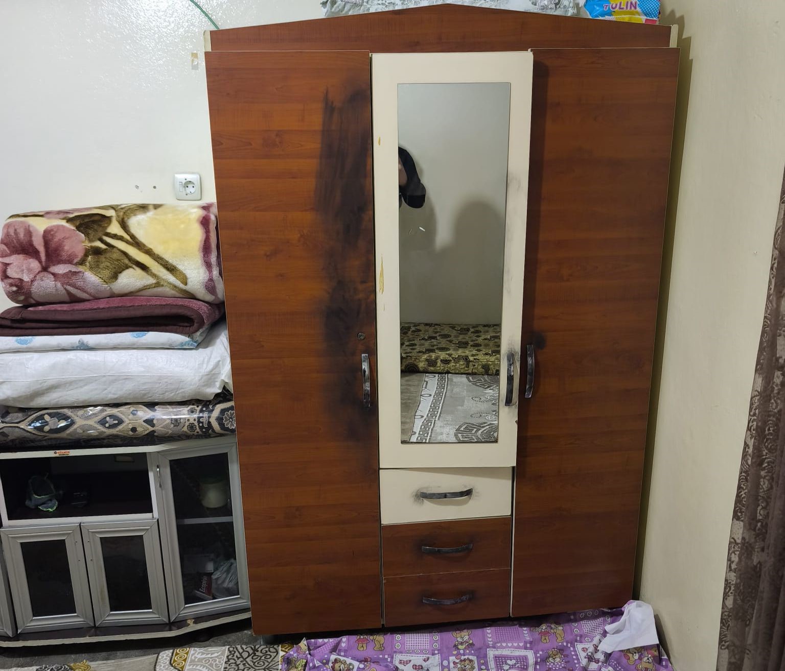 Gaziantep’te içerisinde 2,7 milyon TL bulunan kasanın çalınma anı kamerada
