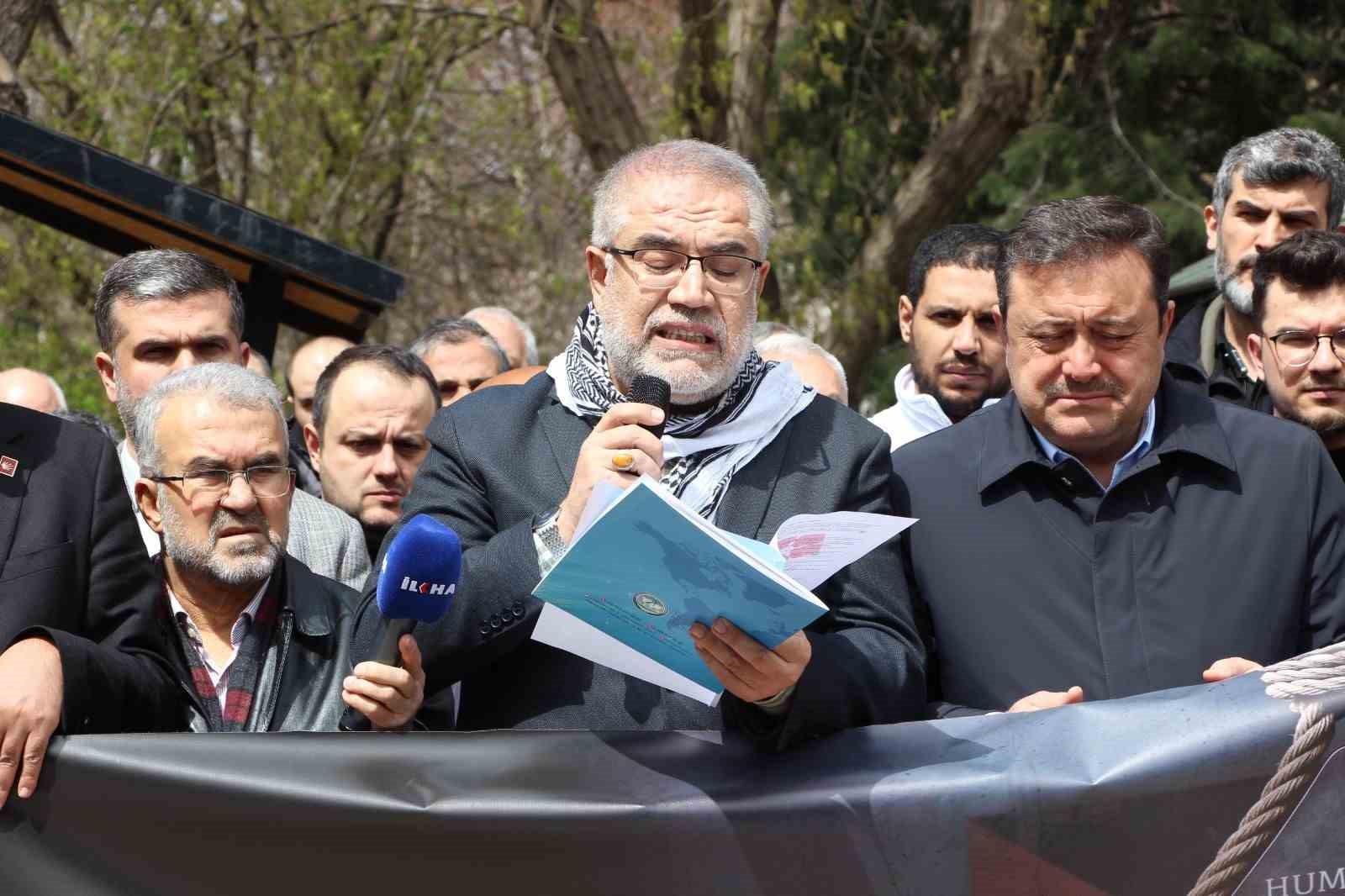 Gaziantep’te İsrail’in "idam yasası" protesto edildi
Gaziantep’te İsrail’in "idam yasası" protesto edildi