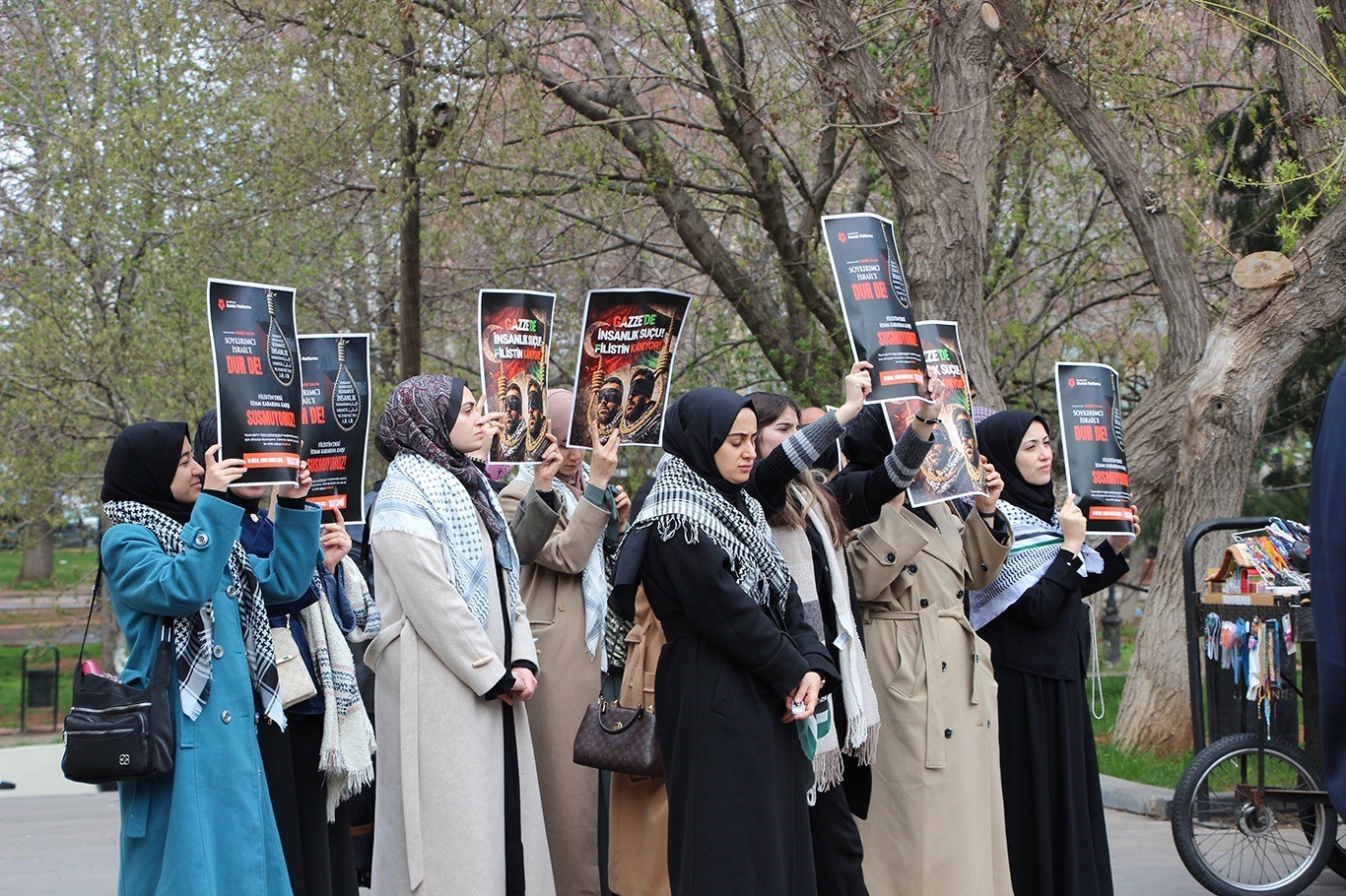Gaziantep’te İsrail’in "idam yasası" protesto edildi
Gaziantep’te İsrail’in "idam yasası" protesto edildi