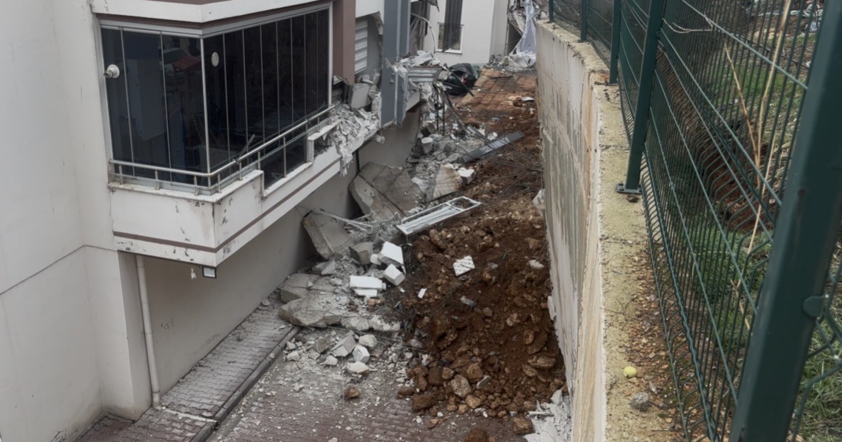 Gaziantep’te istinat duvarı çöktü, facianın eşiğinden dönüldü
