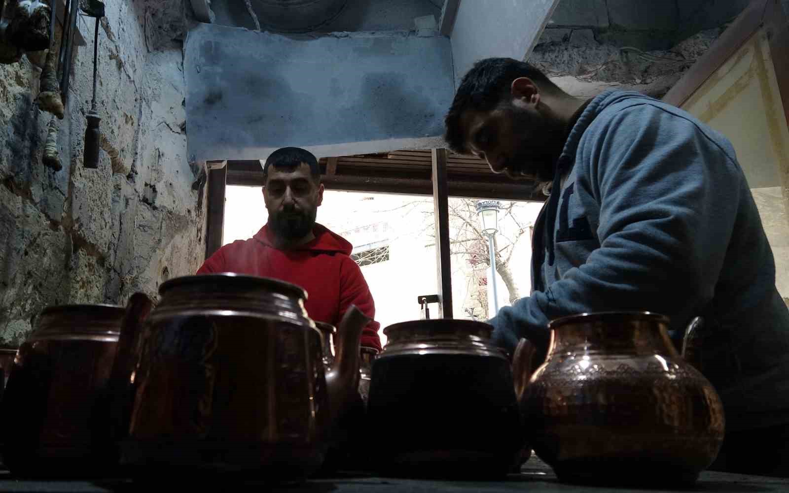 Gaziantep’te kalaycılarin bayram mesaisi
