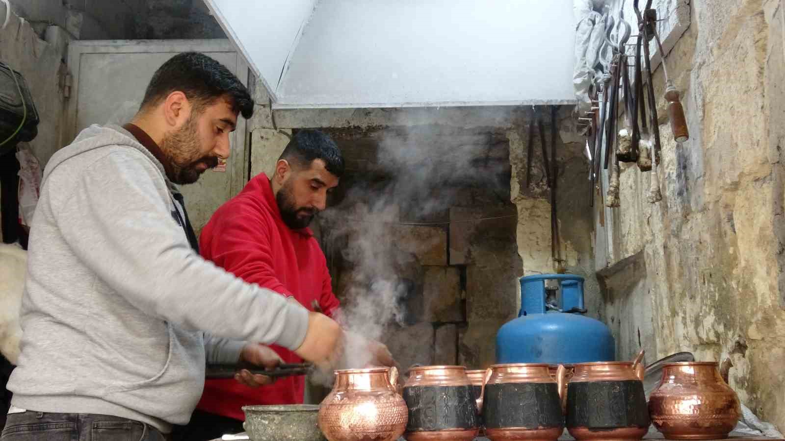 Gaziantep’te kalaycılarin bayram mesaisi
