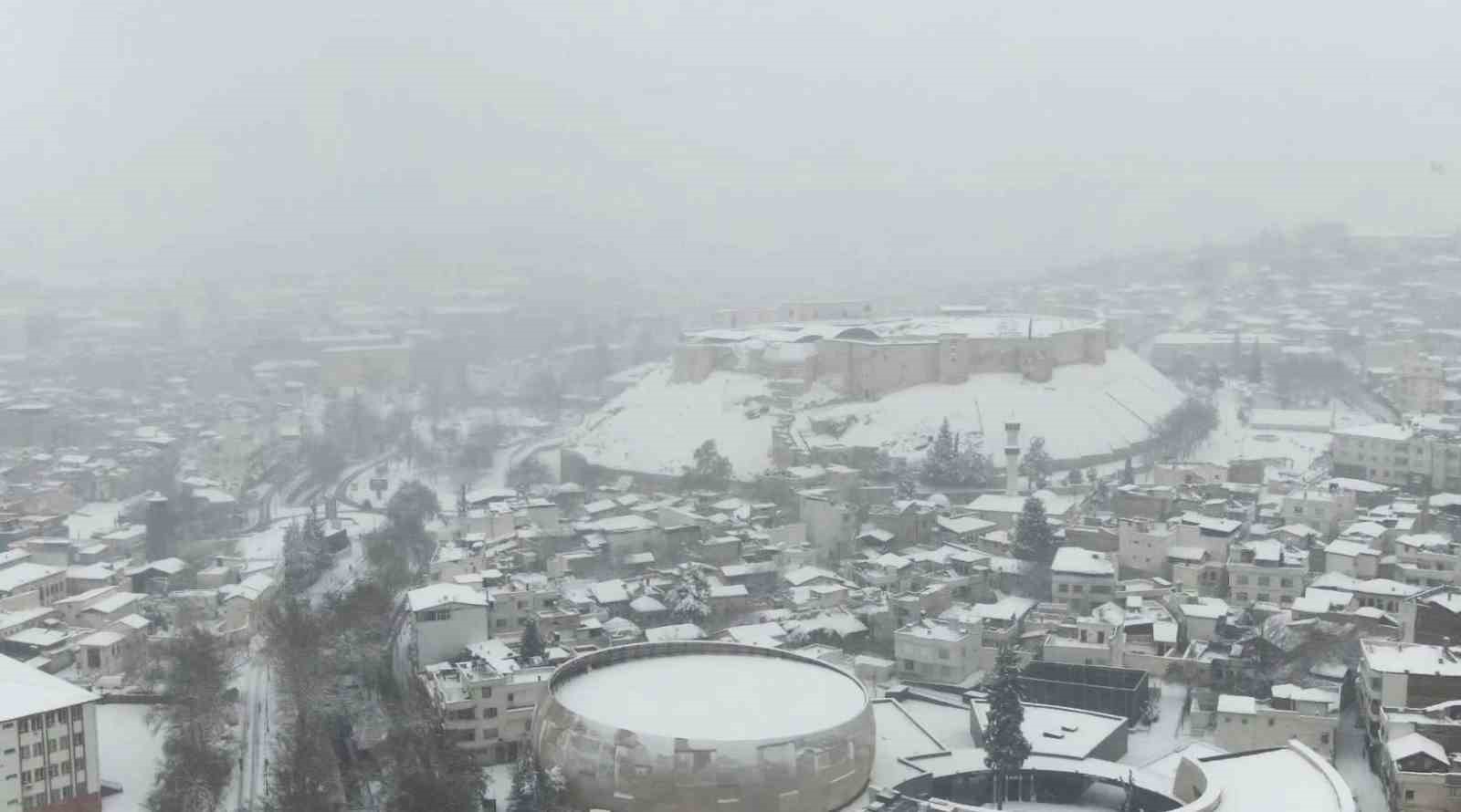 Gaziantep’te kar manzarası havadan görüntülendi
