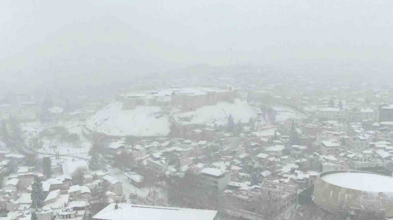 Gaziantep’te kar manzarası havadan görüntülendi

