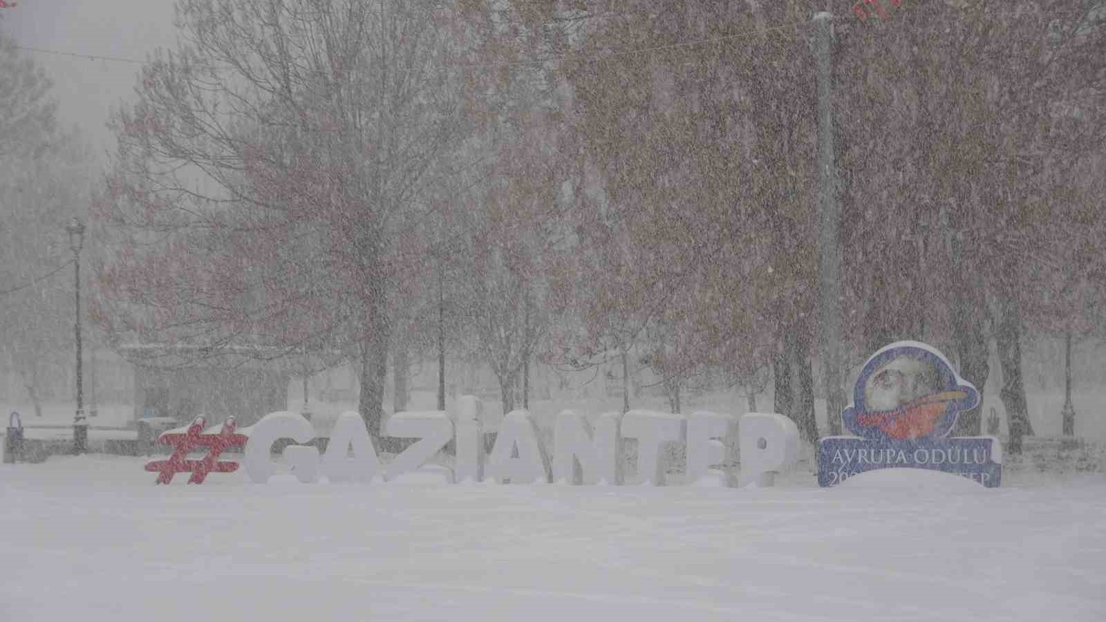 Gaziantep’te kar sevinci
