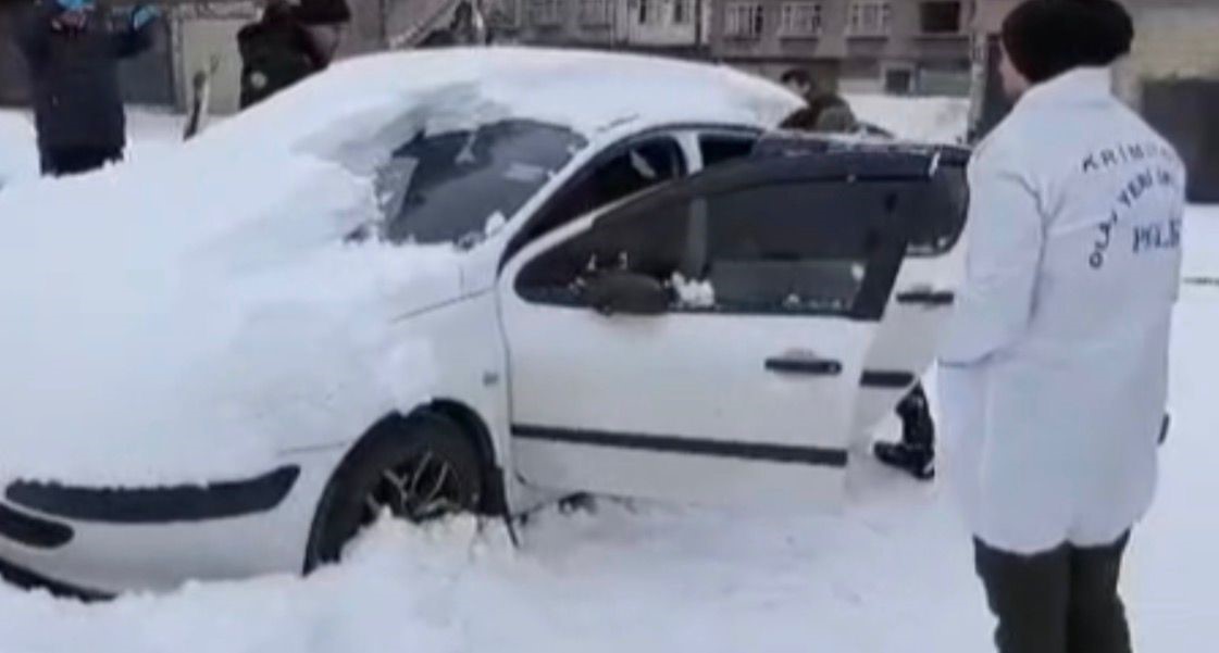 Gaziantep’te kayıp olarak aranan şahıs aracında öldürülmüş halde bulundu
Gaziantep’te kayıp olarak aranan şahıs aracında öldürülmüş halde bulundu