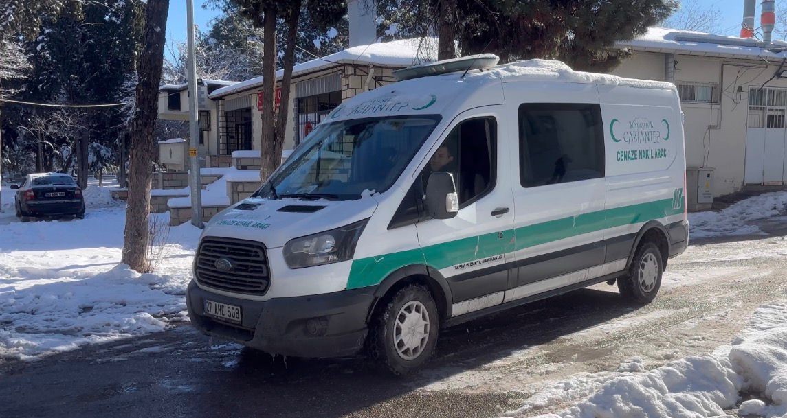 Gaziantep’te kayıp olarak aranan şahıs aracında öldürülmüş halde bulundu
Gaziantep’te kayıp olarak aranan şahıs aracında öldürülmüş halde bulundu