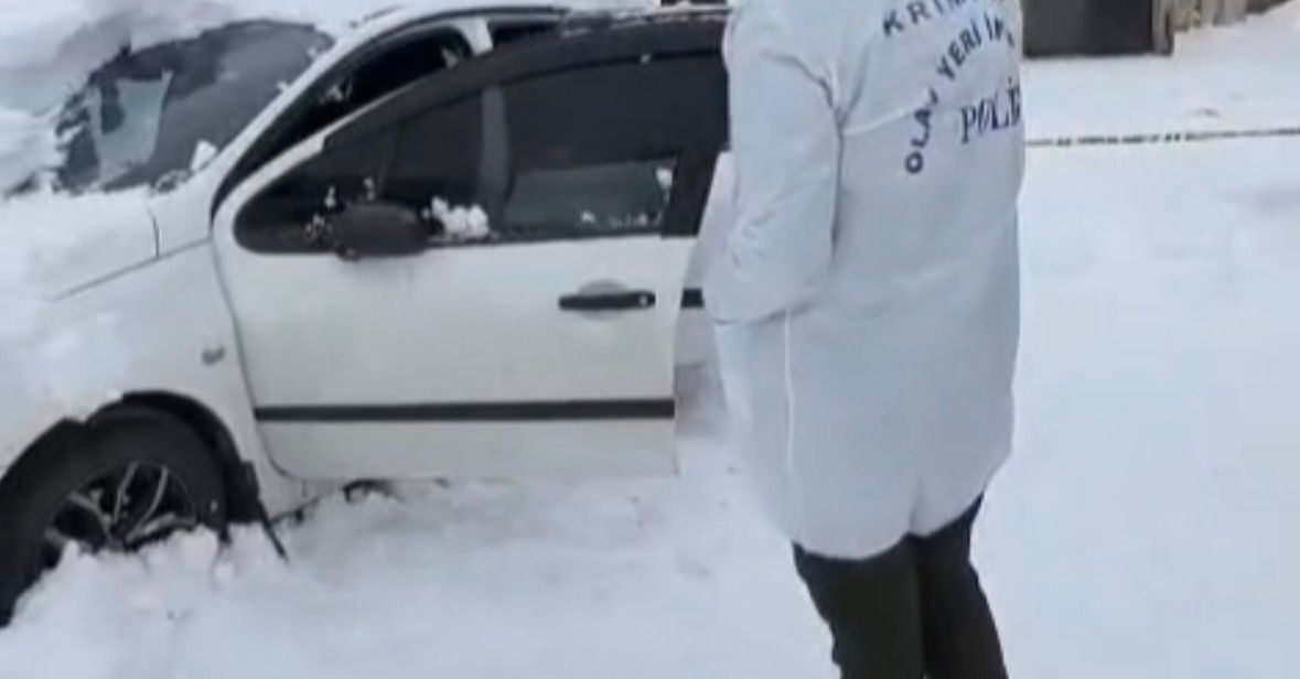 Gaziantep’te kayıp olarak aranan şahıs aracında öldürülmüş halde bulundu
Gaziantep’te kayıp olarak aranan şahıs aracında öldürülmüş halde bulundu
