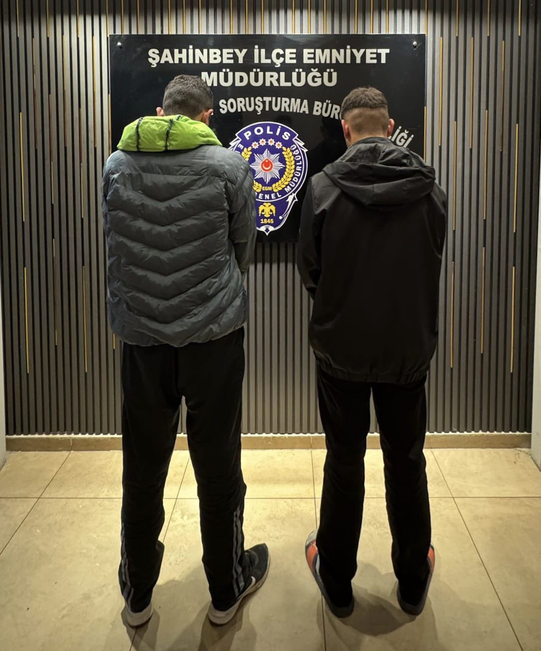 Gaziantep’te kuyumcuyu soyan şahıslar yakalandı, çalınan altınlar bulundu
