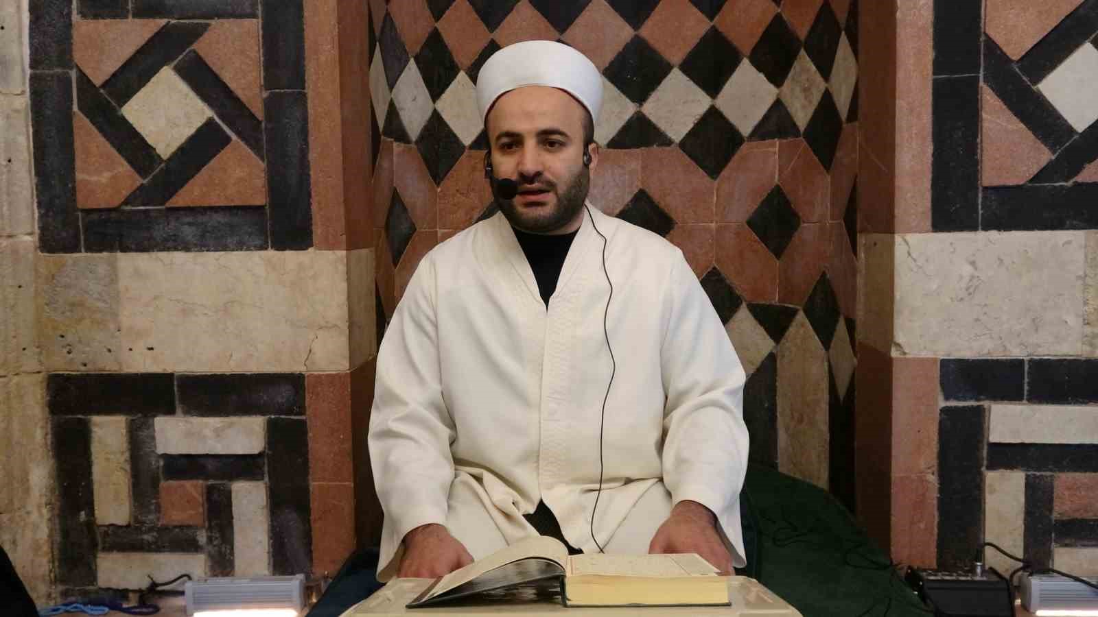 Gaziantep’te mukabele geleneği tarihi camilerde sürdürülüyor
