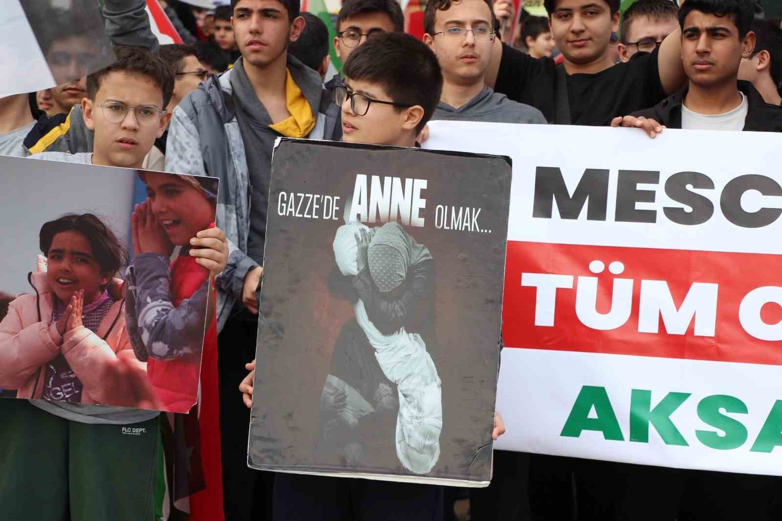 Gaziantep’te öğrencilerden Filistinlilere yönelik idam kararına tepki
