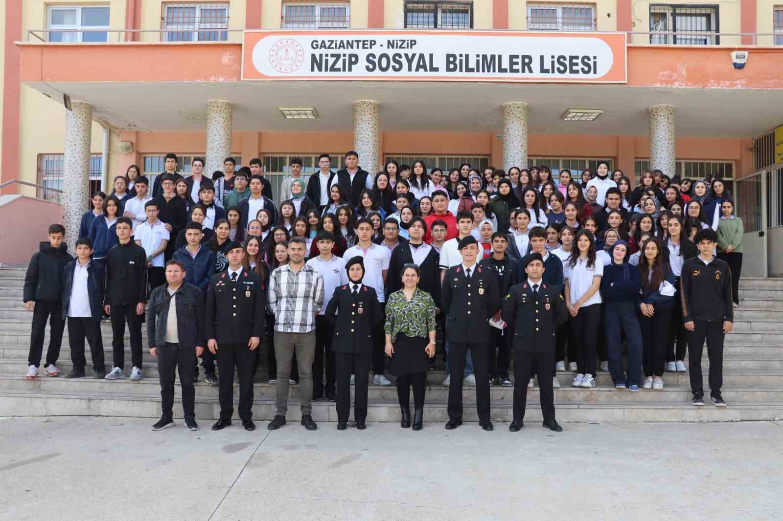 Gaziantep’te öğrencilere jandarma mesleği tanıtıldı
