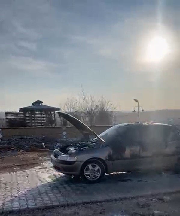 Gaziantep’te park halindeki araç kundaklandı
