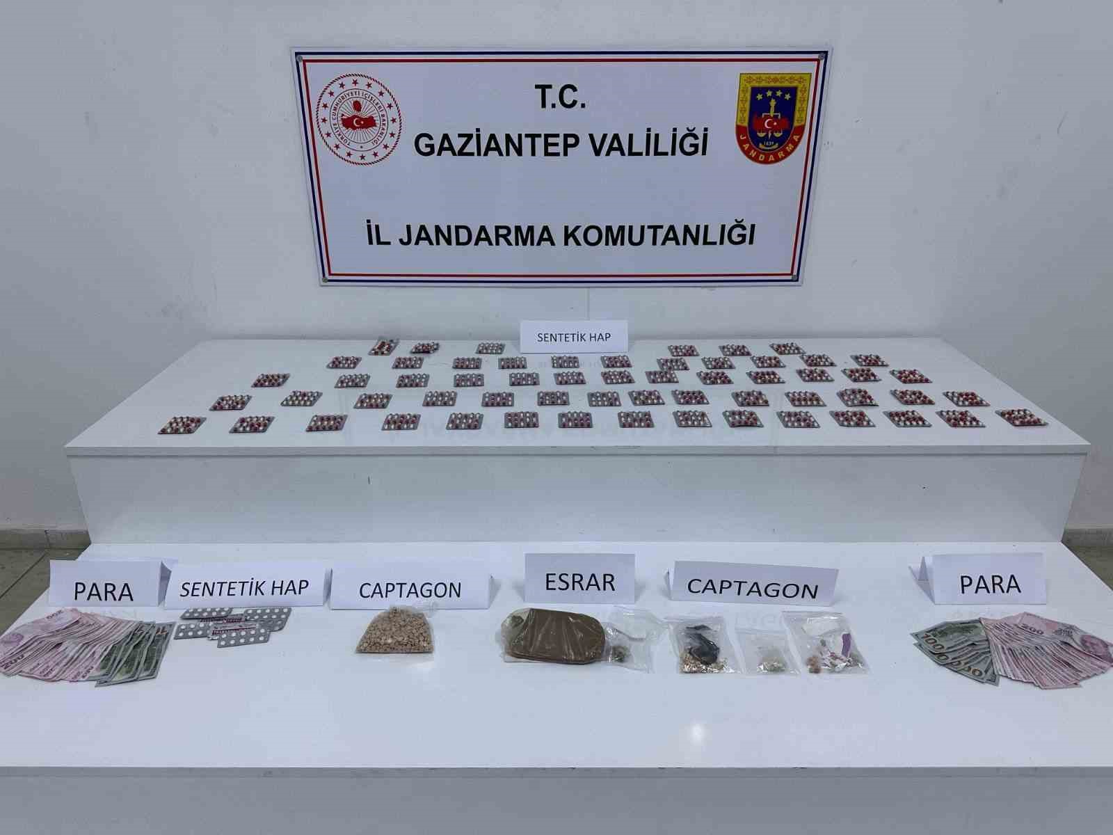 Gaziantep’te uyuşturucu ve kaçakçılık şüphelisi 31 şahıs tutuklandı
