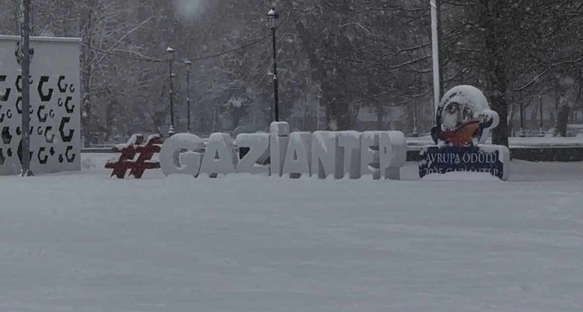 Gaziantep’te yoğun kar yağışı etkili oluyor
