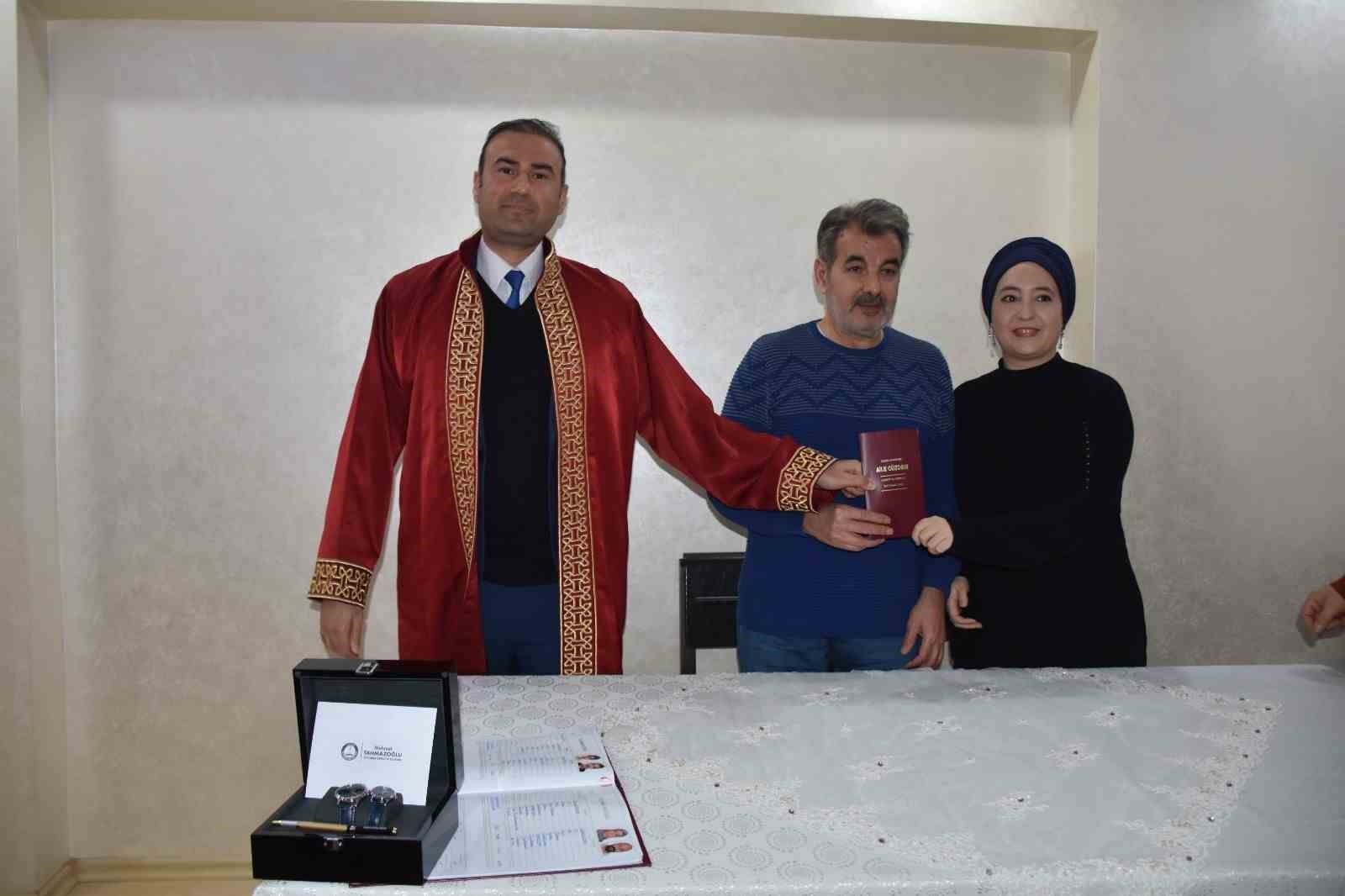 Gaziantep’te yoğun kar yağışı nikaha engel olamadı
