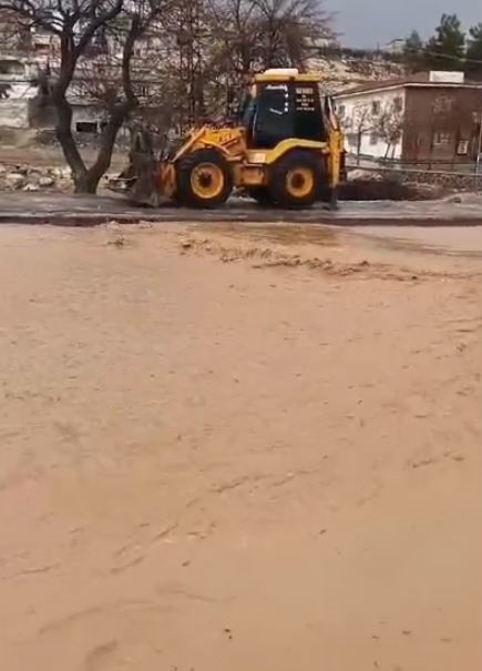 Gaziantep’te yollar göle döndü
