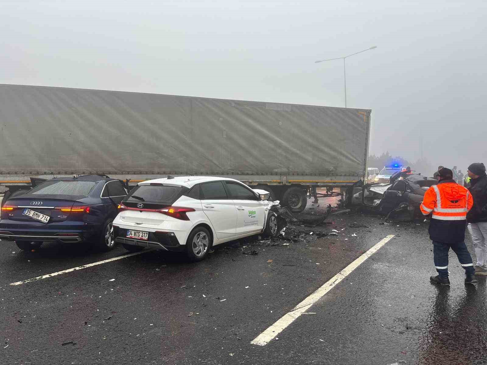 Gaziantep’te zincirleme kazada ortalık savaş alanına döndü: 2 ölü, çok sayıda yaralı

