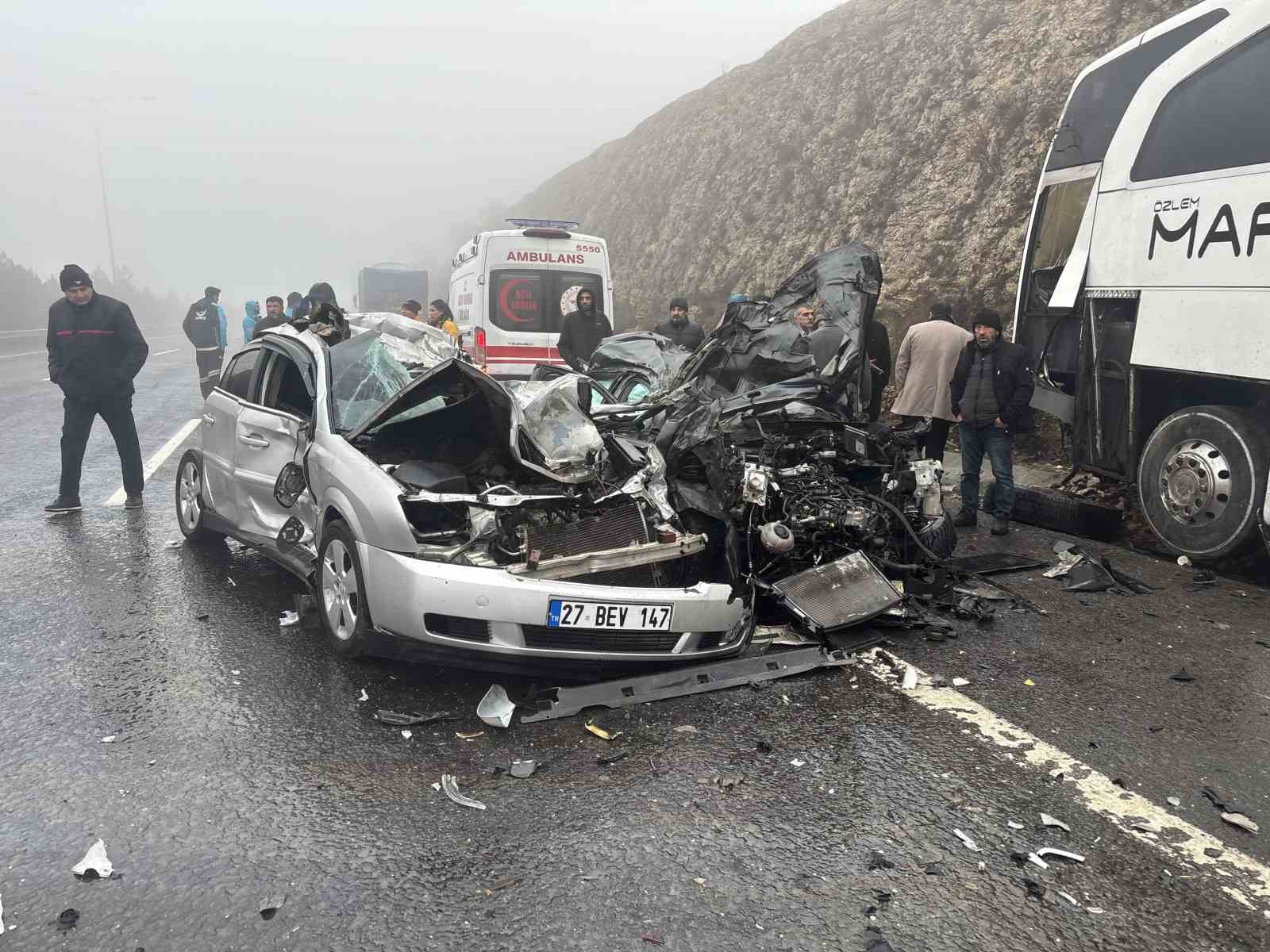 Gaziantep’teki feci kazaya ‘U’ dönüşü yapmaya çalışan tır neden olmuş
